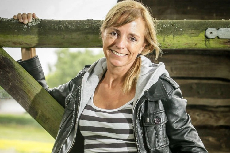 Kampioenen-actrice An Swartenbroeckx razend na moord op Julie Van Espen: “Lafaards, dit blijven we niet pikken! Het is genoeg geweest!”