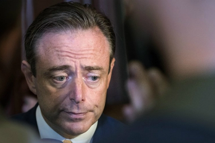 Bart De Wever neemt erg pijnlijke beslissing over zijn moeder: "Dit valt me zwaar"