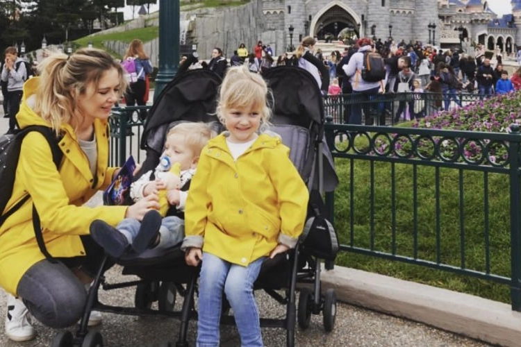 Elke Pattyn neemt haar kinderen mee op uitstap naar Disneyland Parijs: Bekijk de foto's