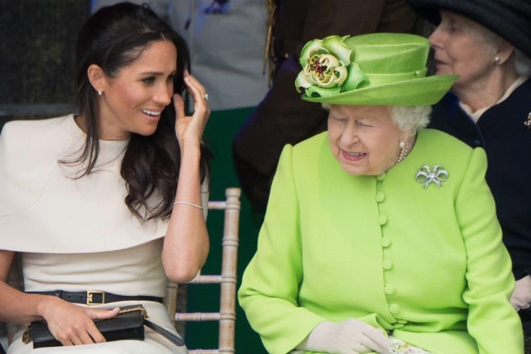 Queen heeft haar kleinzoon prins Harry en Meghan Markle iets belangrijks te vertellen: “Zo denk ik over de situatie"