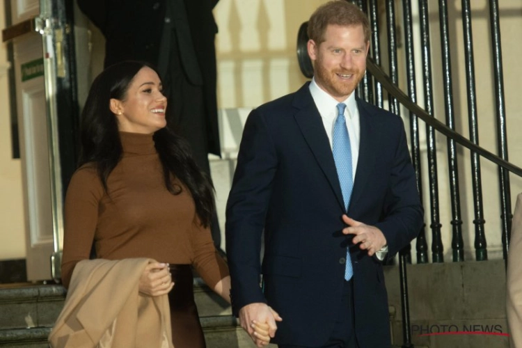 Prins Harry vertelt over nieuw leven met zijn gezin: “Hysterisch lachend over de vloer rollen”