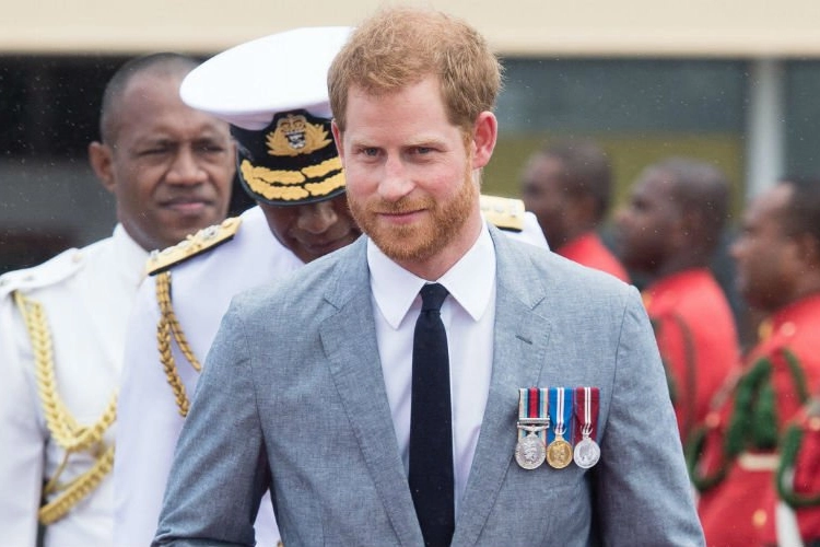 Journalist doet geen fijne ontdekking over prins Harry: “Wat een hypocriet”