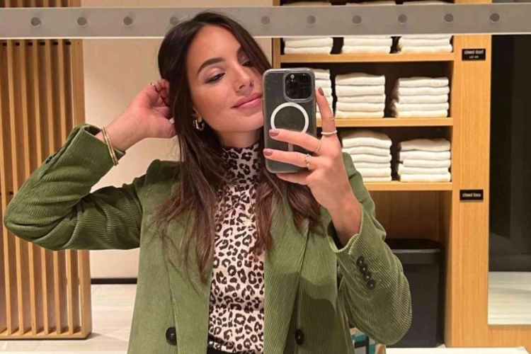📷 Wow, hottie! Loredana, vriendin van Matteo Simoni, deelt foto’s in badpak en wordt overladen met reacties
